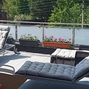  Hébergement de vacances Liège 4420 Rue Jean Jaurès 45 Grande Maison Joyeuse Avec Terrasse 30m2 Pour 8 Personnes Maximum